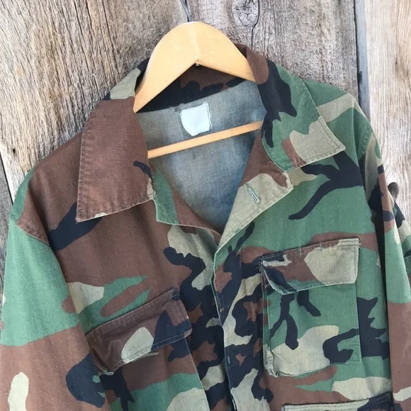 VTG Military Issue Woodland Camo Combat Coat, L-XL - Picture 2 of 6